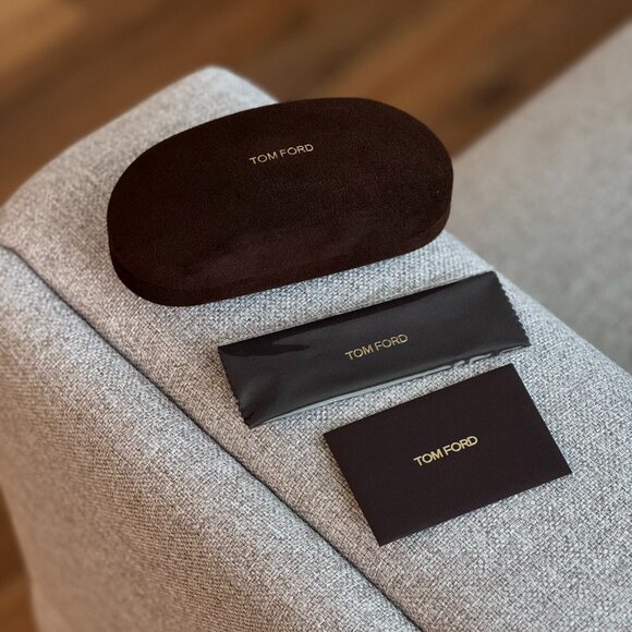 Tom Ford Women Sunglasses LUCILLA Shiny Black Smoke Mirror Cat Eye FT1063/S 01C - Picture 12 of 12